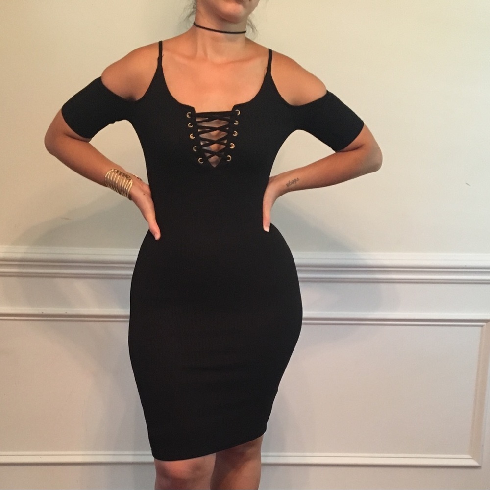 🌸Cold Shoulder Knit Dress🌸 - Picture 4 of 4